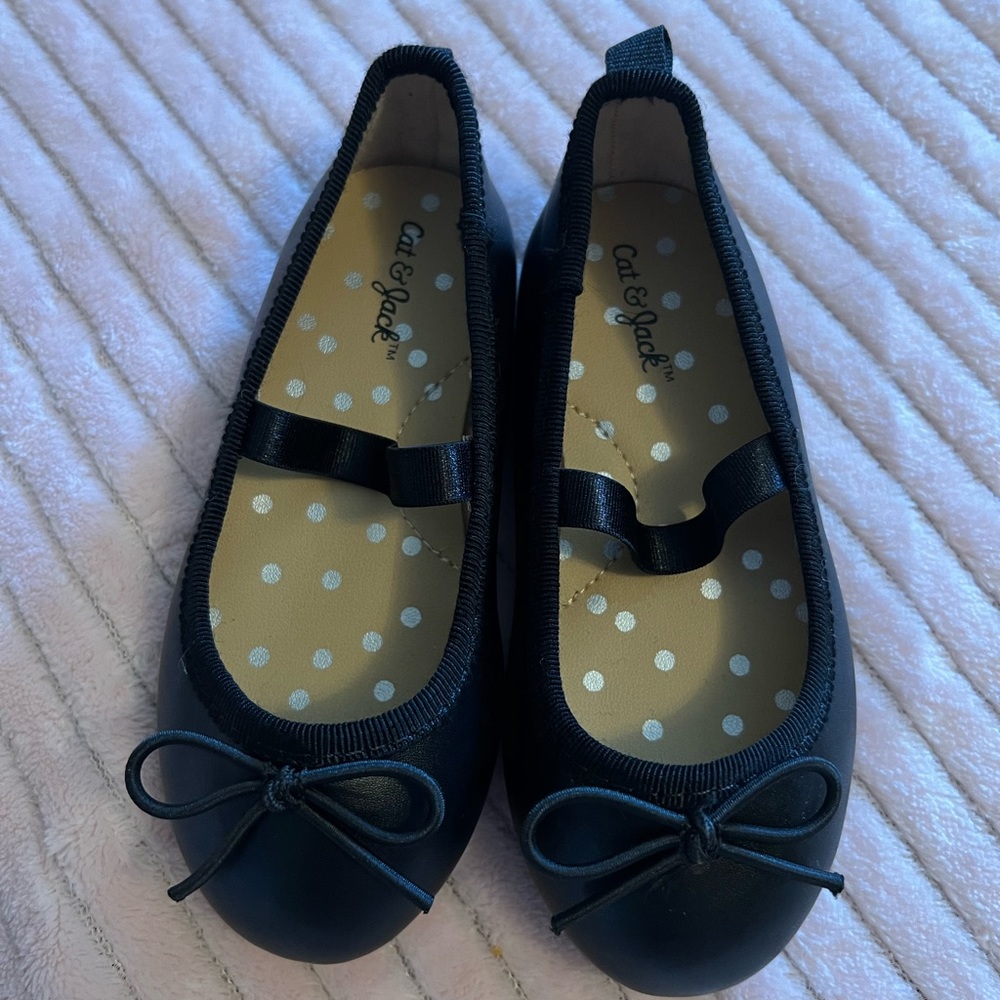 Cat & Jack black ballet shoe, size 6